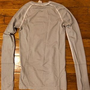Lululemon Swiftly Tech Long Sleeve